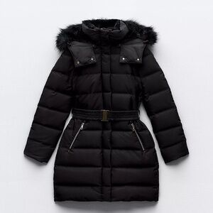 New Puffer Stylish Zara jacket Perfect for warmth and comfort.